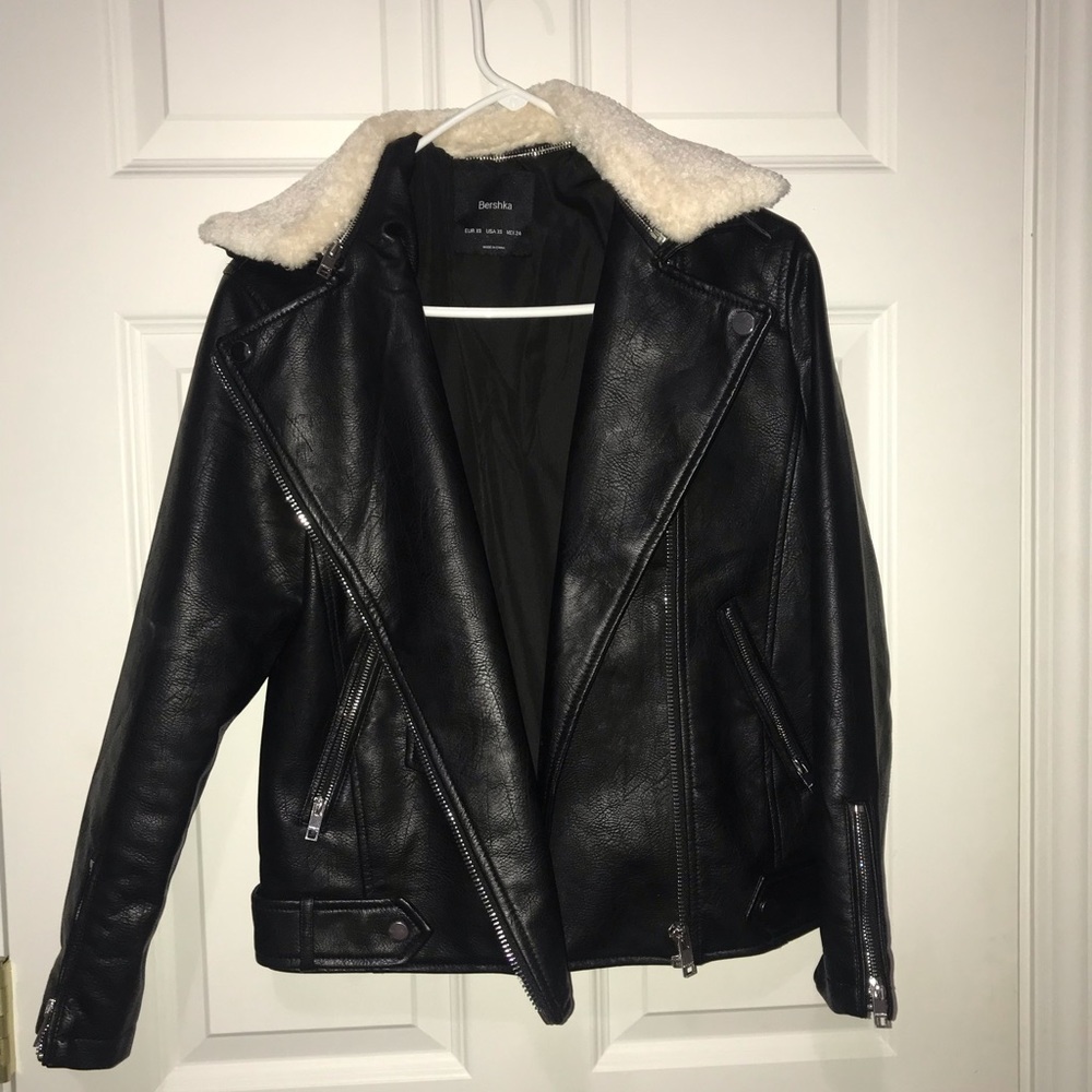 OVERSIZED leather jacket!